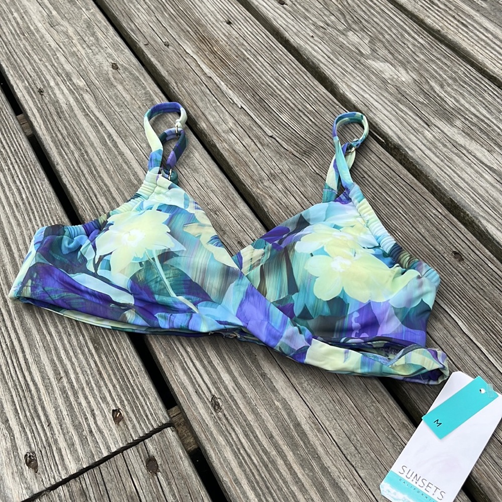 Sunsets Retreat Wrap Bikini Top,Medium,NWT - Picture 3 of 12